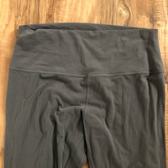 🦊 Lululemon Aligns 25” - Picture 4 of 8